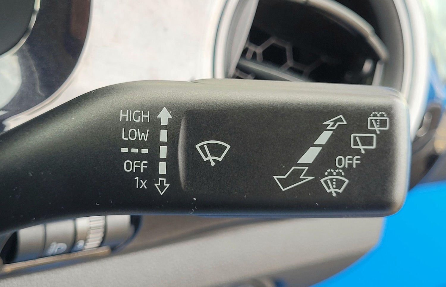 Used Volkswagen up! 2015 for sale - 76408763: Photo 29