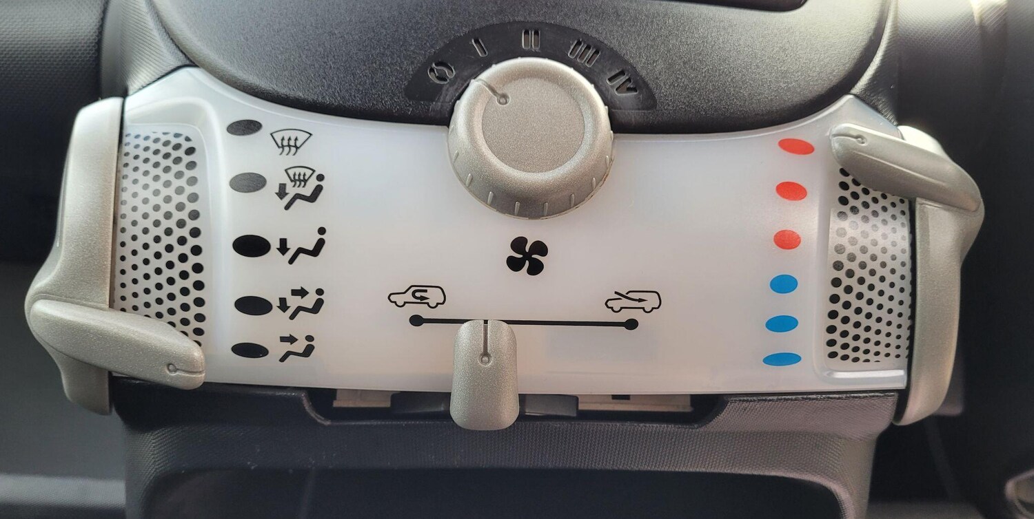 Used Toyota AYGO 2013 for sale - 76831813: Photo 40