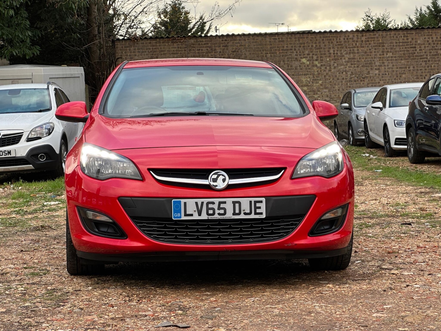 Used Vauxhall Astra 2015 for sale - 76984894: Photo 2