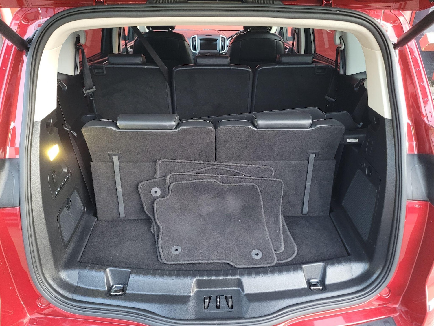 Used Ford S-Max 2017 for sale - 76984891: Photo 23