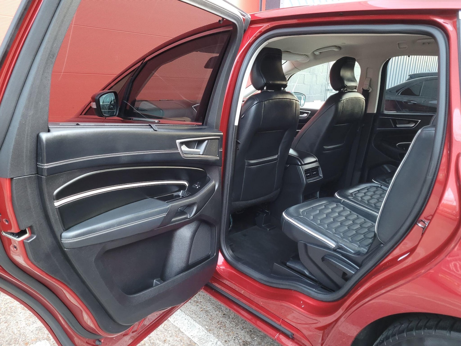 Used Ford S-Max 2017 for sale - 76984891: Photo 28