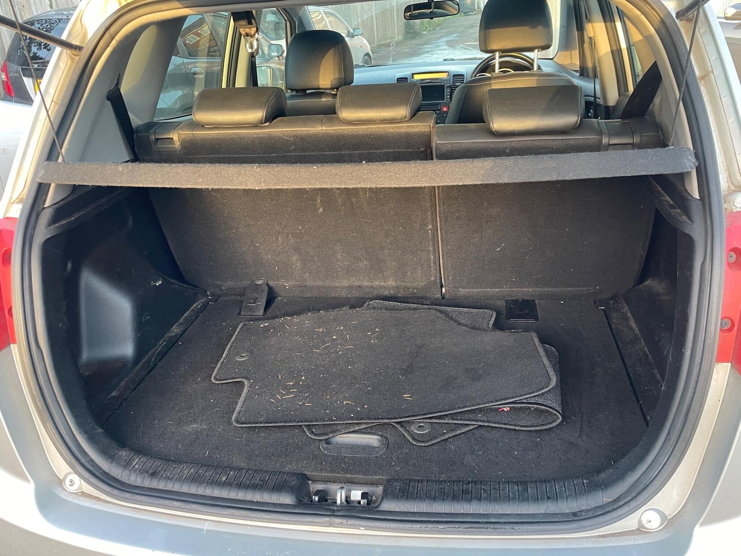 Used Kia Venga 2014 for sale - 76898938: Photo 7