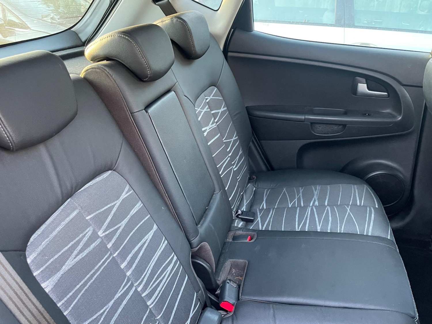 Used Kia Venga 2014 for sale - 76898938: Photo 9