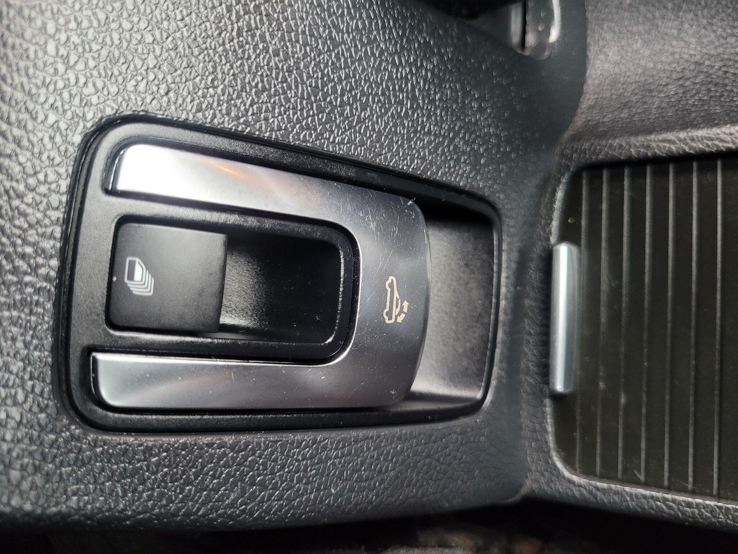 Used Volkswagen Golf 2012 for sale - 74934978: Photo 35