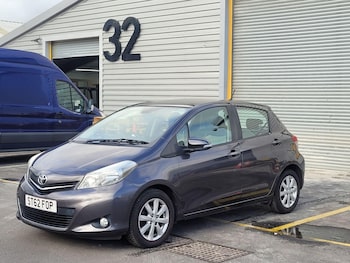Used Toyota Yaris 2012 for sale - 76318196: Photo 2