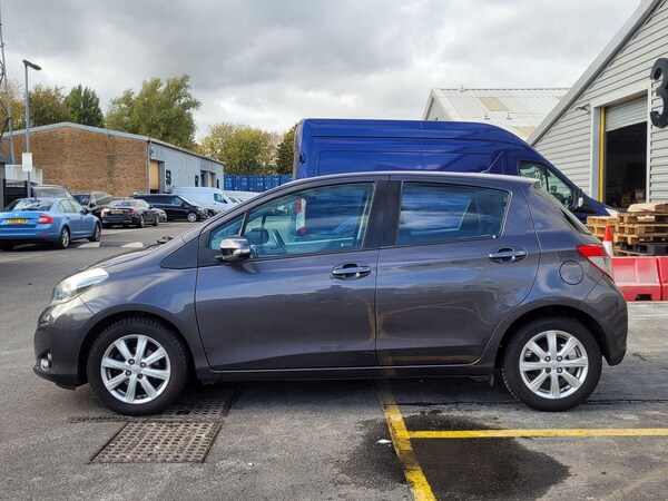 Used Toyota Yaris 2012 for sale - 76318196: Photo 4