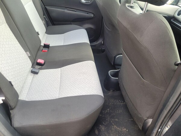 Used Toyota Yaris 2012 for sale - 76318196: Photo 7