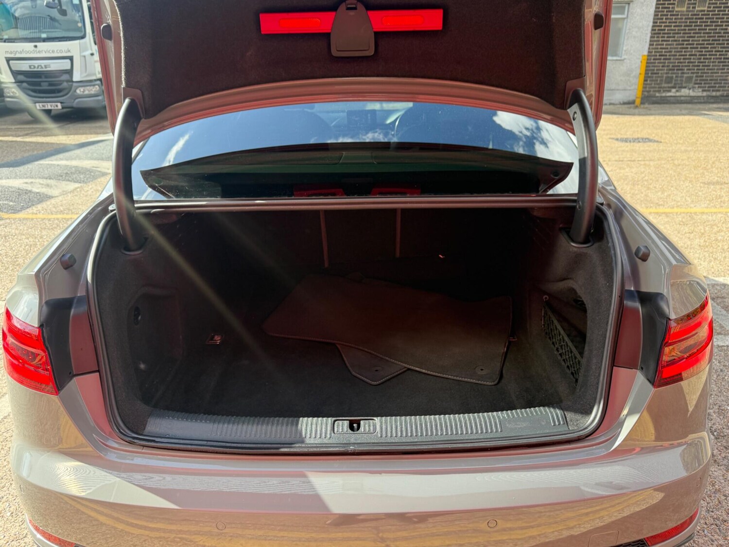 Vehicle 89