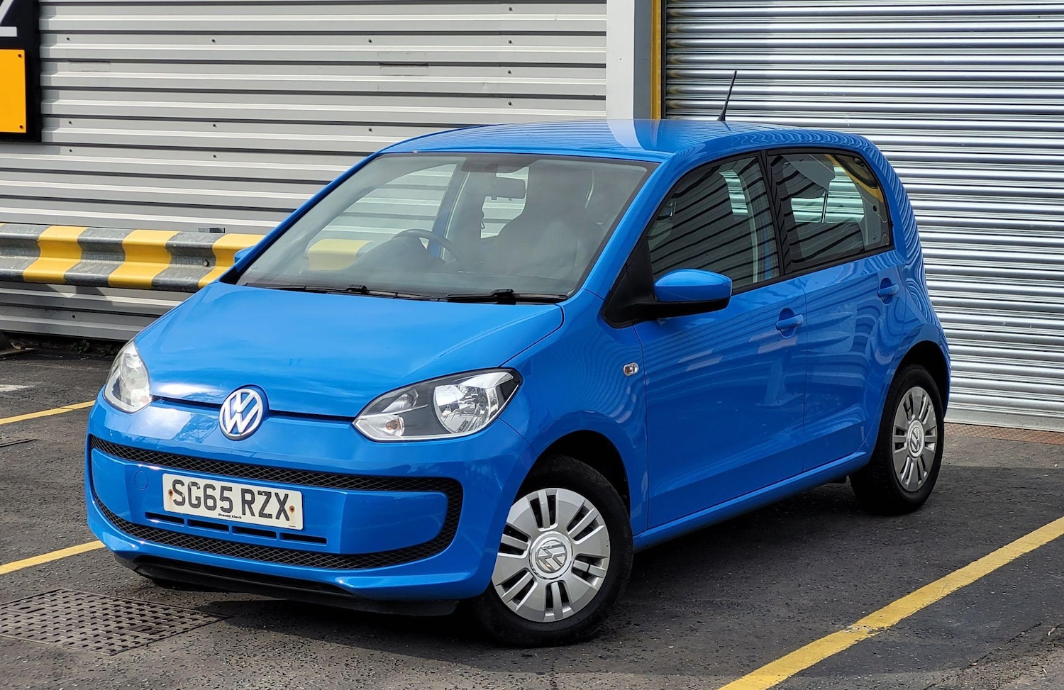 Used Volkswagen up! 2015 for sale - 76831815: Photo 2