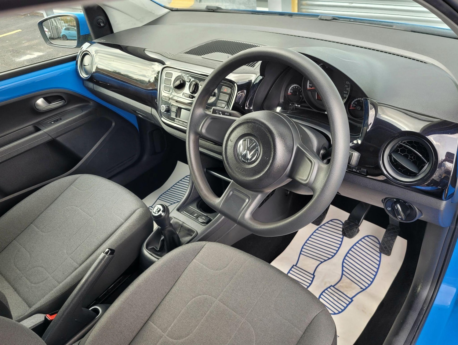 Used Volkswagen up! 2015 for sale - 76831815: Photo 9