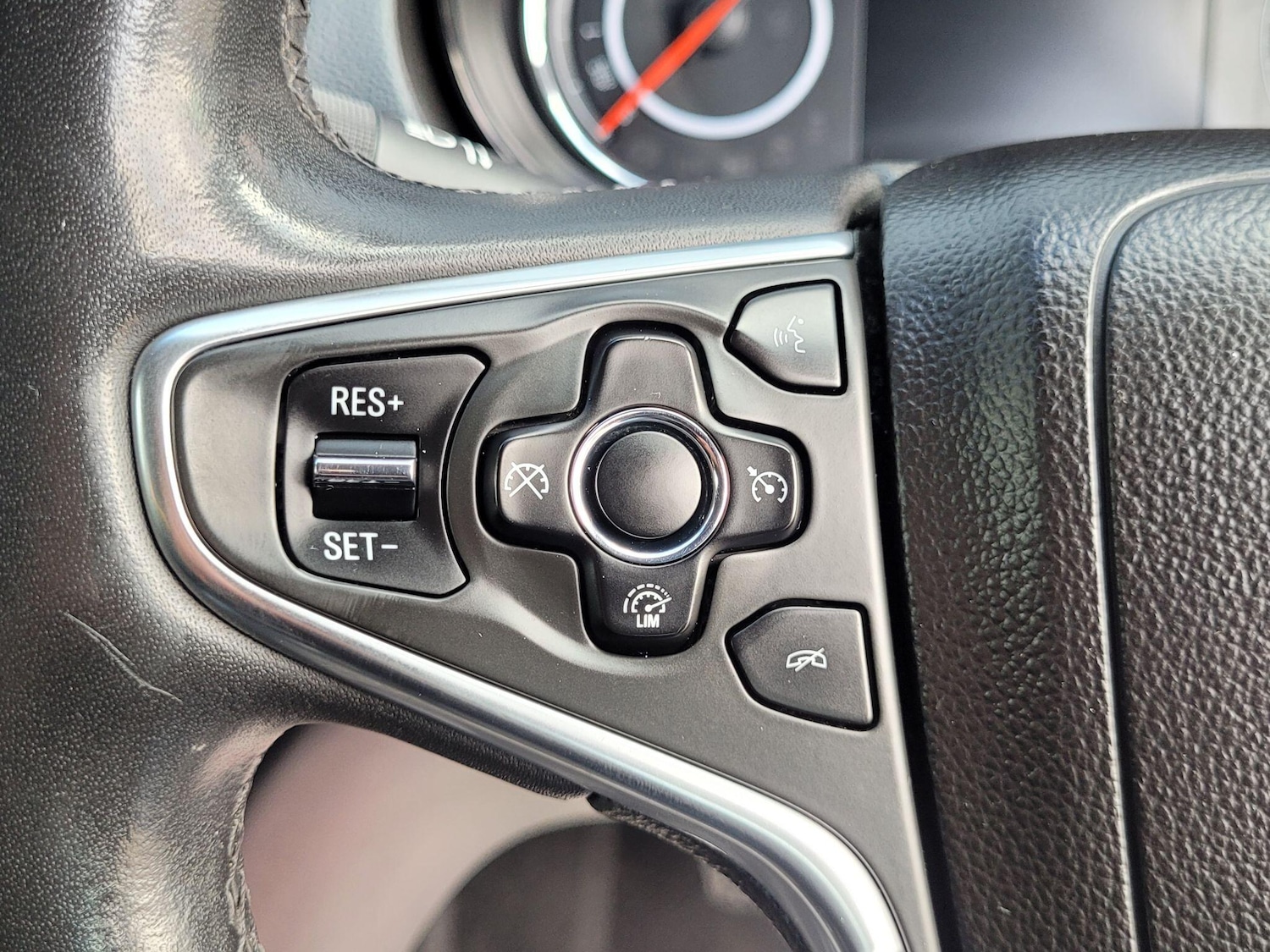 Used Vauxhall Insignia 2017 for sale - 76408676: Photo 32