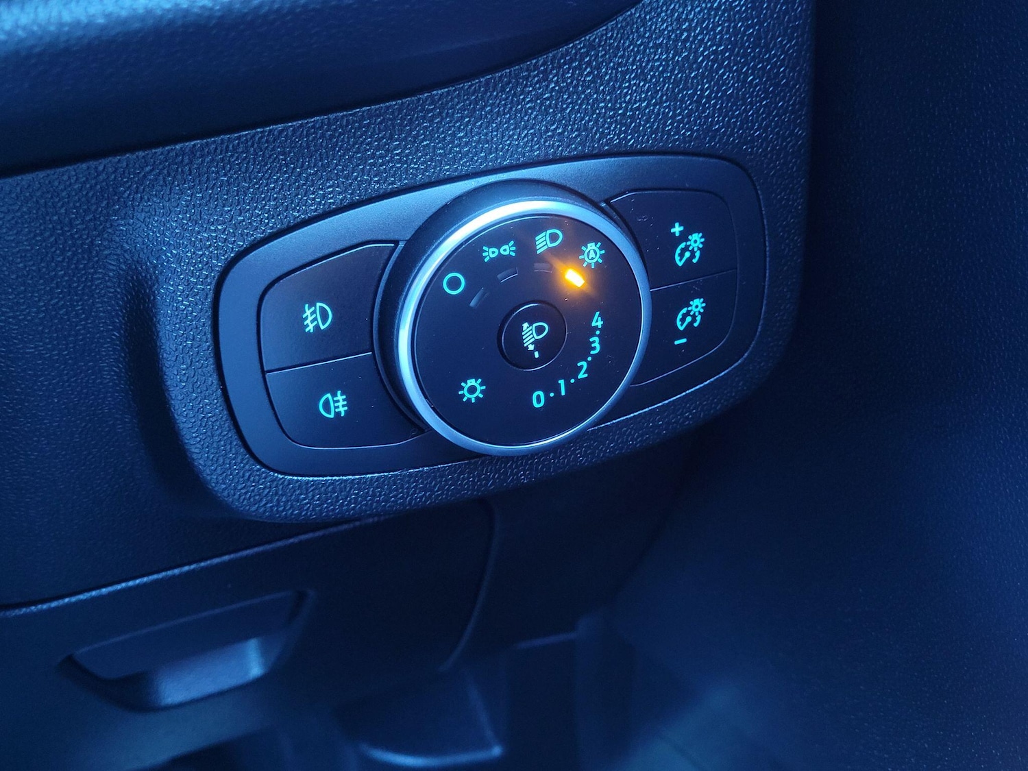 Used Ford Fiesta 2018 for sale - 76199908: Photo 24