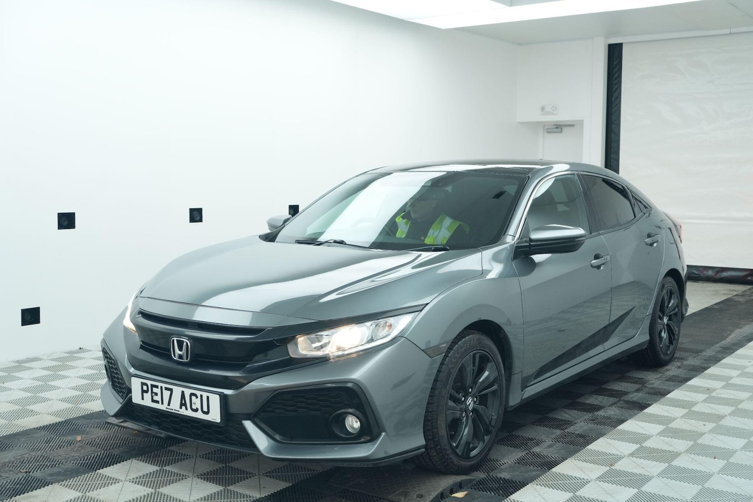 Used Honda Civic 2017 for sale - 77191788: Photo 3