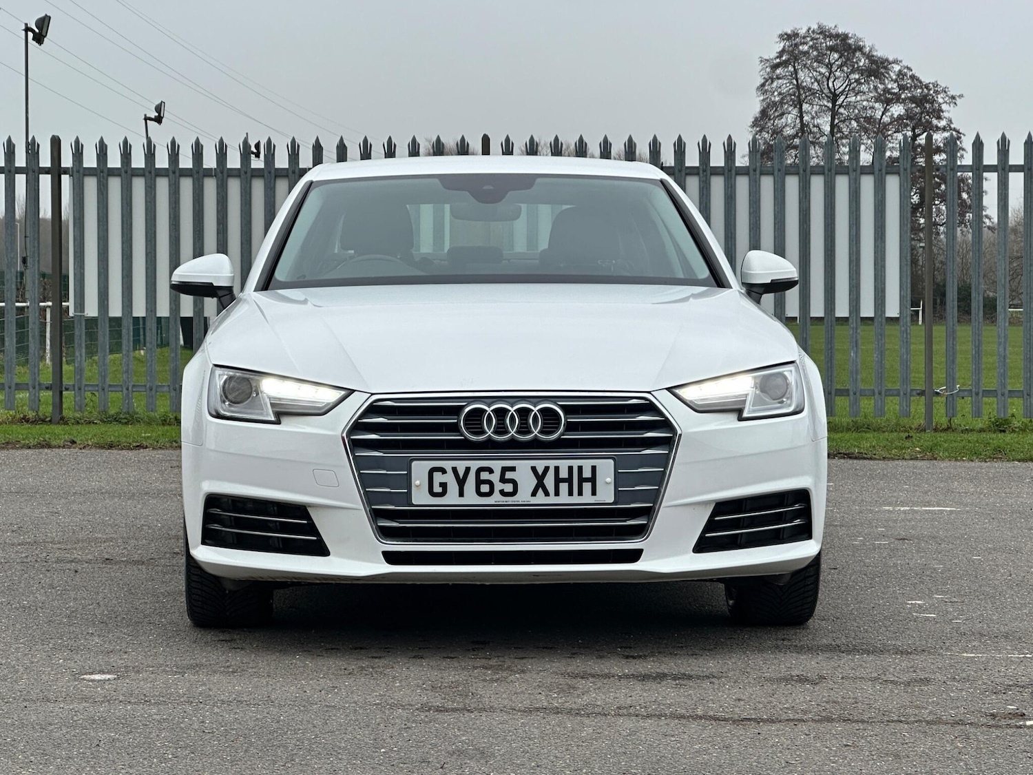 Used Audi A4 2015 for sale - 77330670: Photo 2