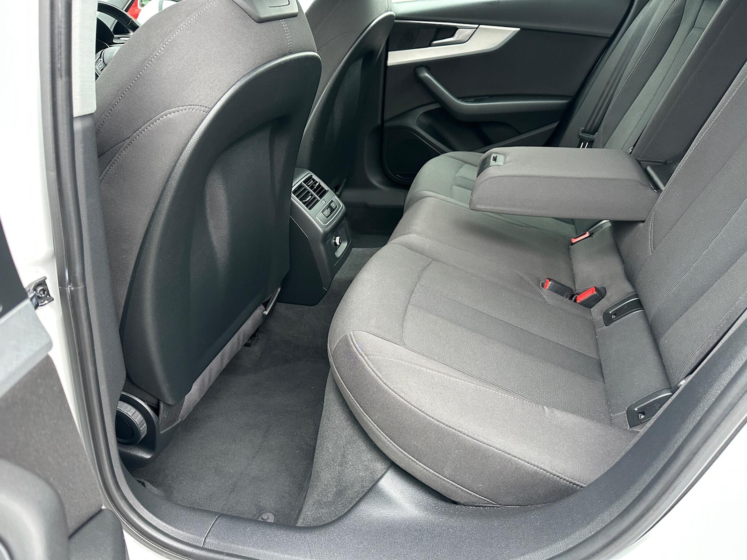 Used Audi A4 2015 for sale - 77330670: Photo 26