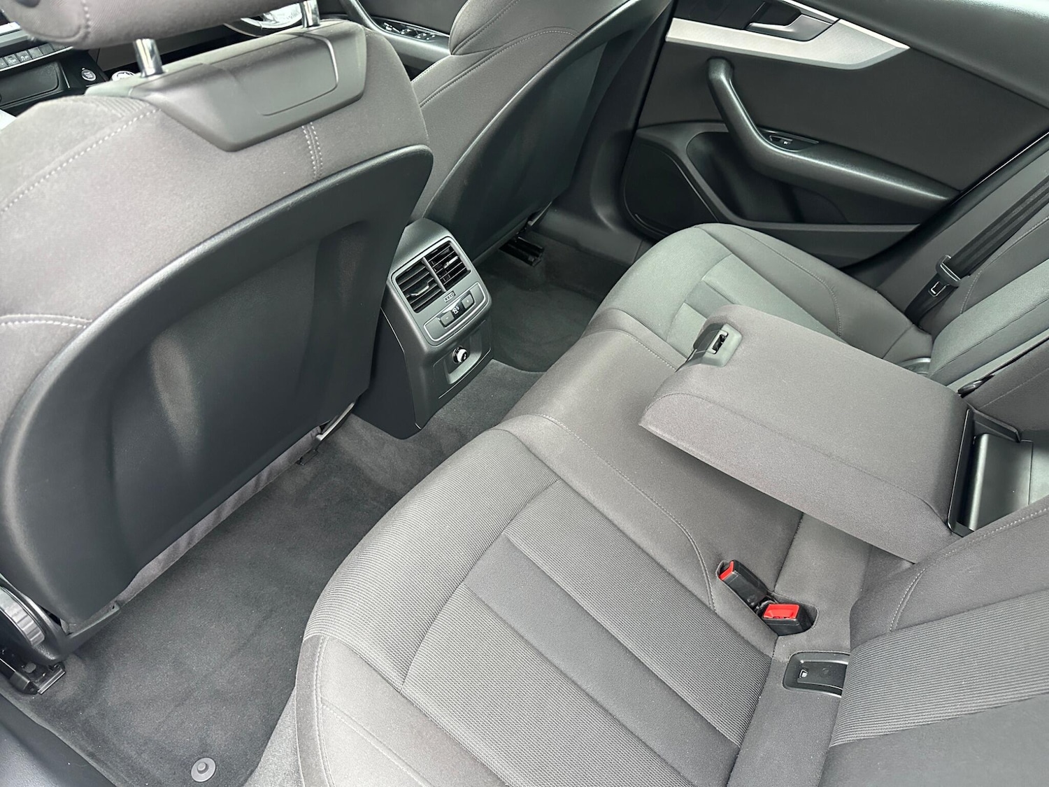 Used Audi A4 2015 for sale - 77330670: Photo 27