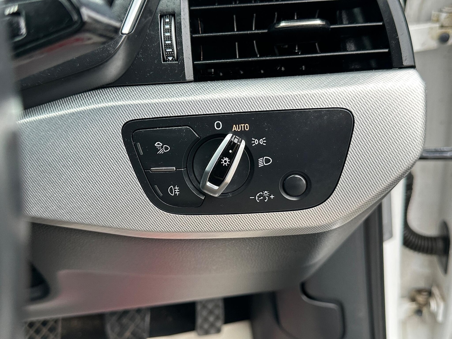 Used Audi A4 2015 for sale - 77330670: Photo 39