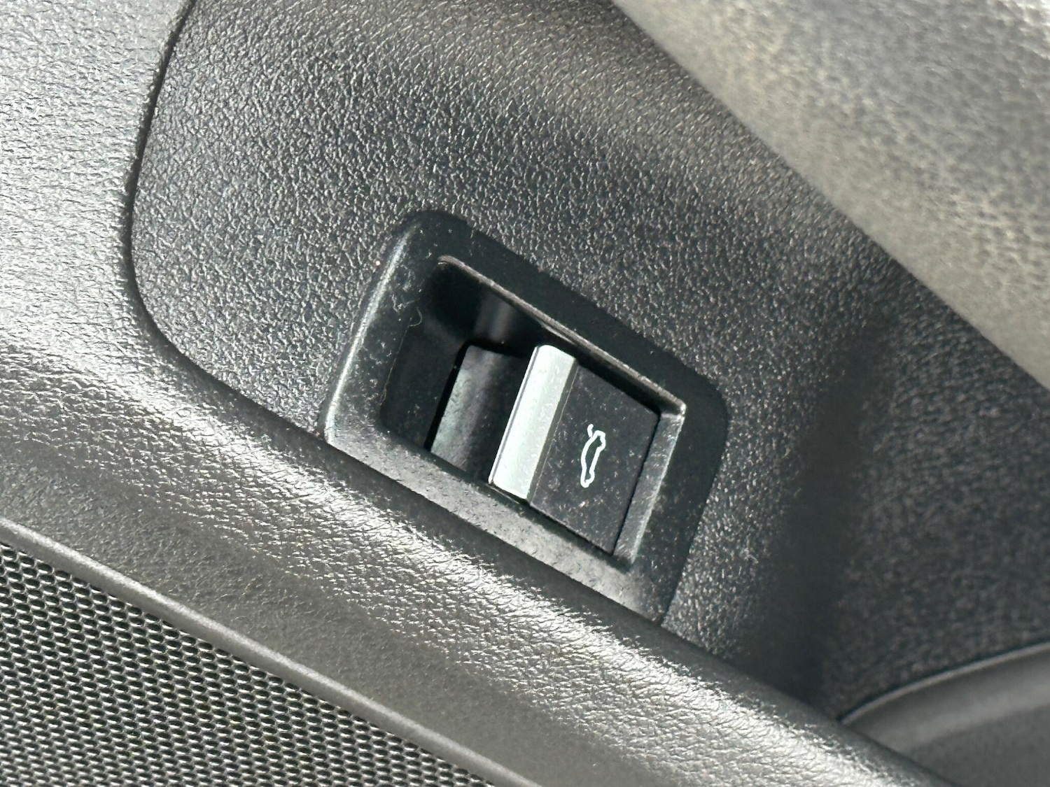 Used Audi A4 2015 for sale - 77330670: Photo 43