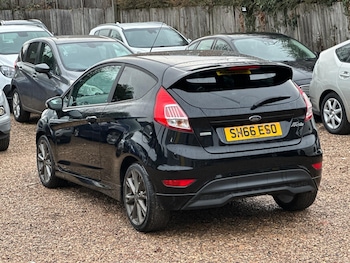 Used Ford Fiesta 2016 for sale - 76984898: Photo