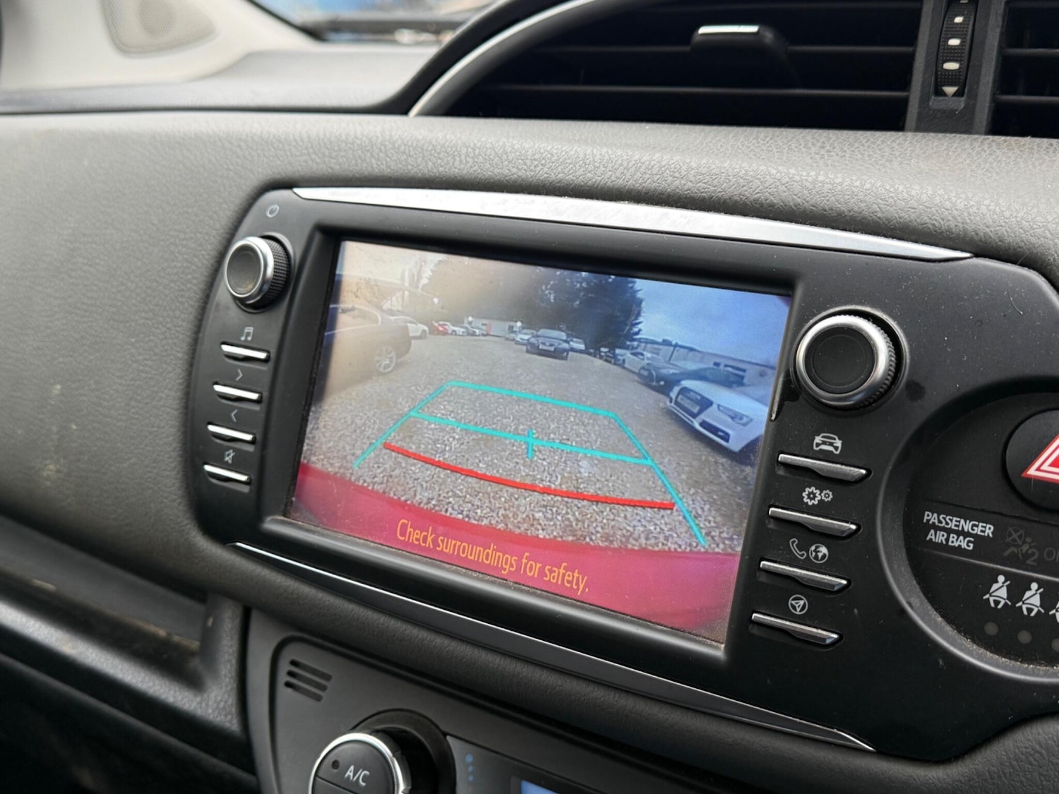 Used Toyota Yaris 2017 for sale - 77598518: Photo 12