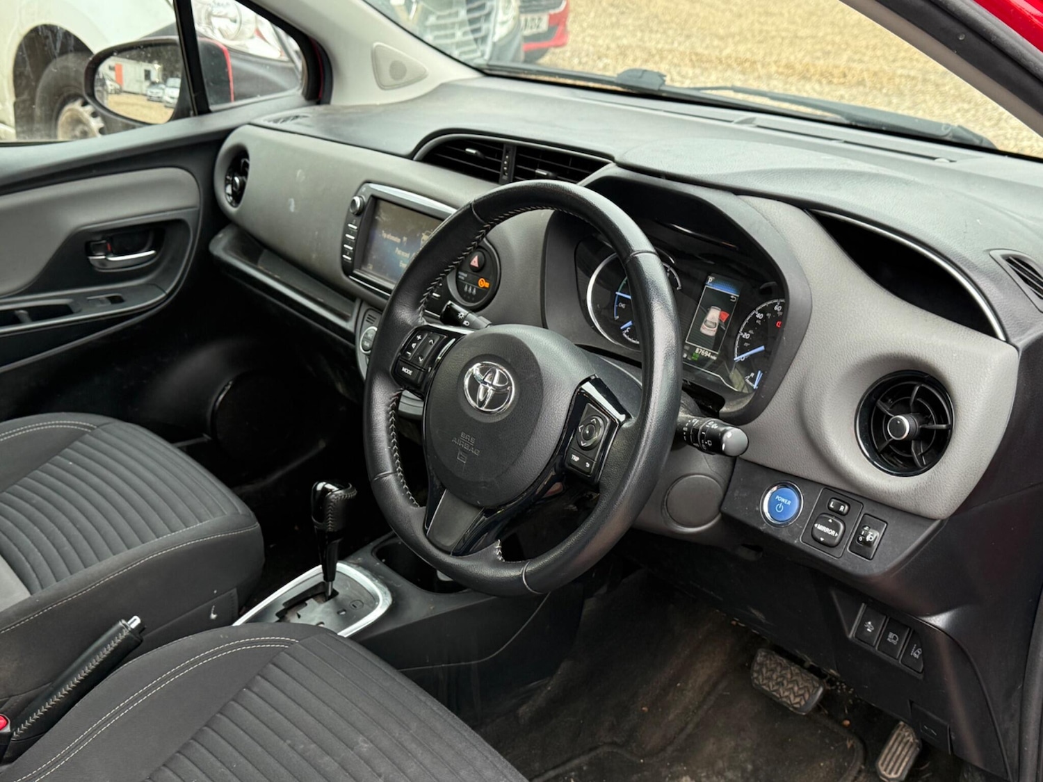 Used Toyota Yaris 2017 for sale - 77598518: Photo 4