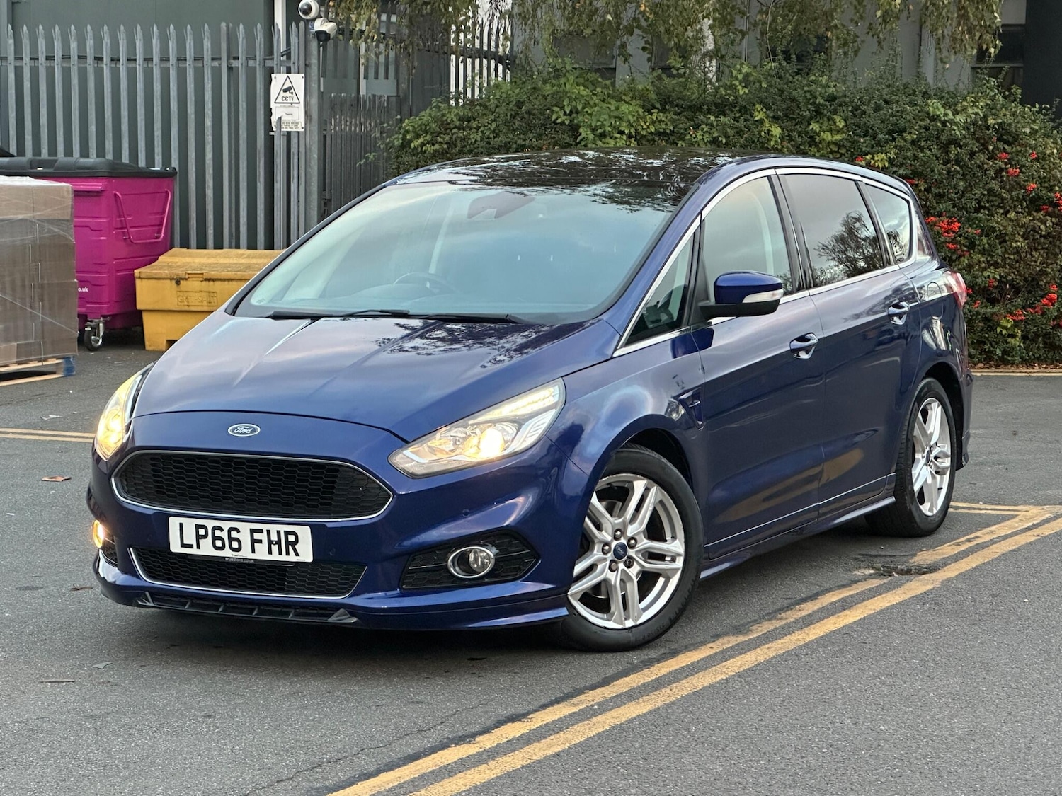 Used Ford S-Max 2016 for sale - 76824131: Photo 4