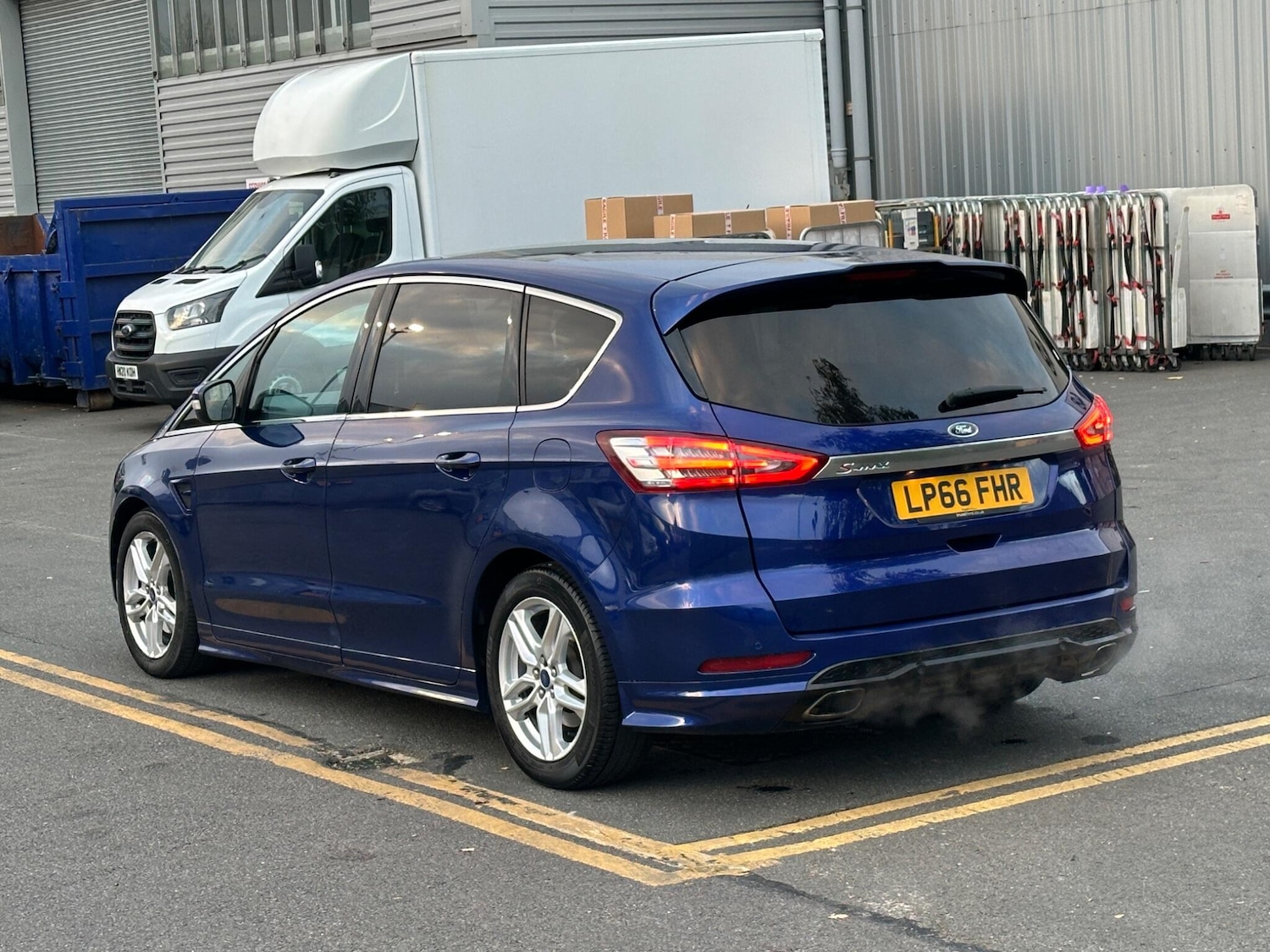 Used Ford S-Max 2016 for sale - 76824131: Photo 5