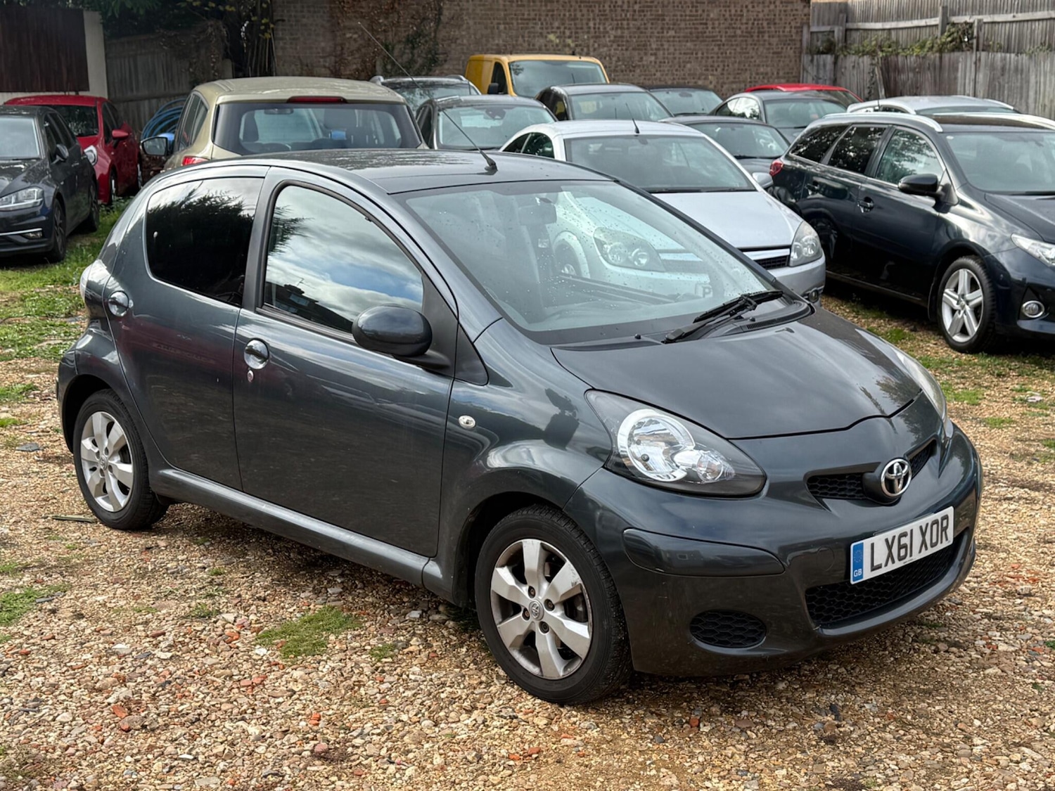 Used Toyota AYGO 2011 for sale - 76377402: Photo 1