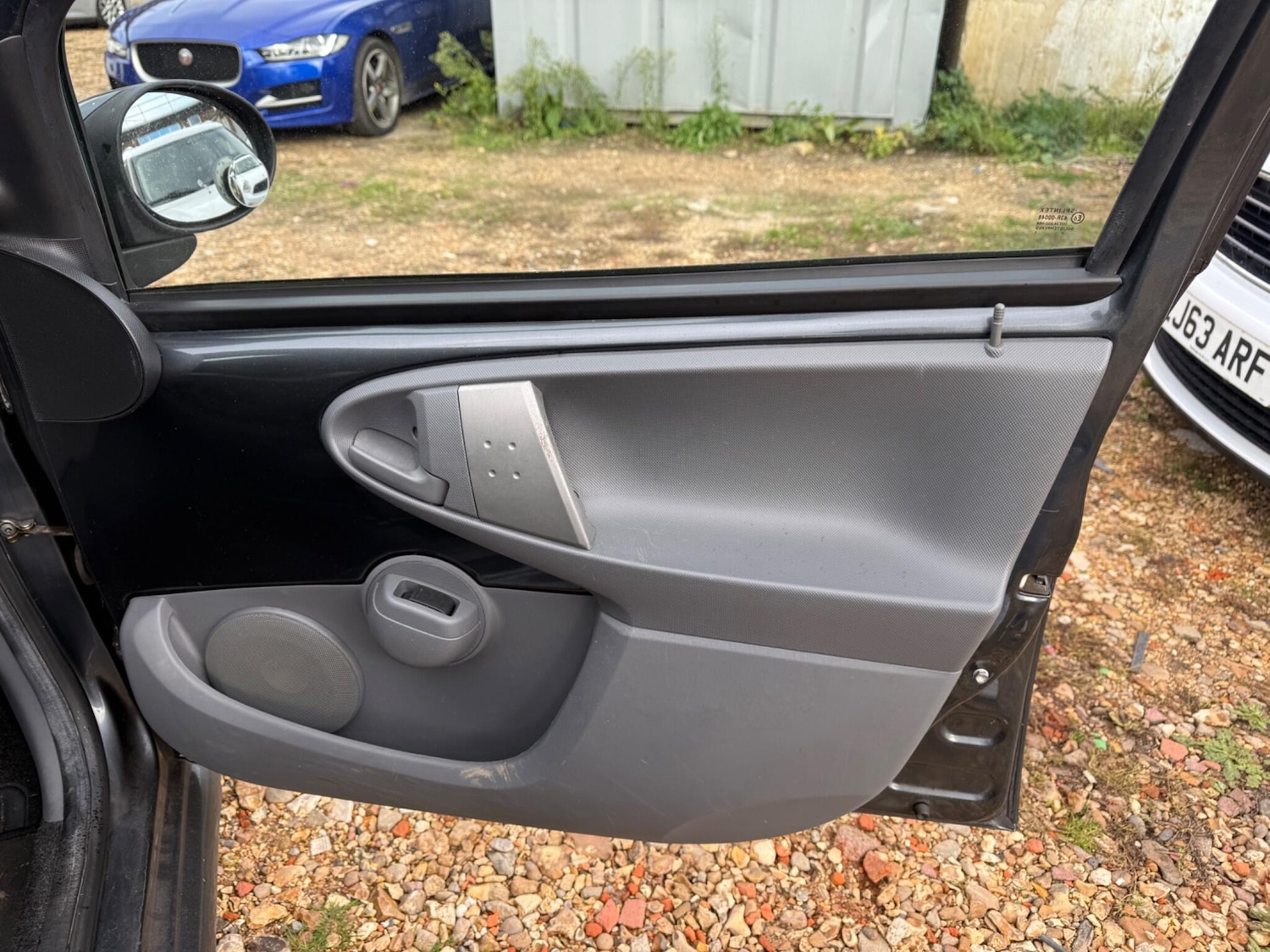 Used Toyota AYGO 2011 for sale - 76377402: Photo 10