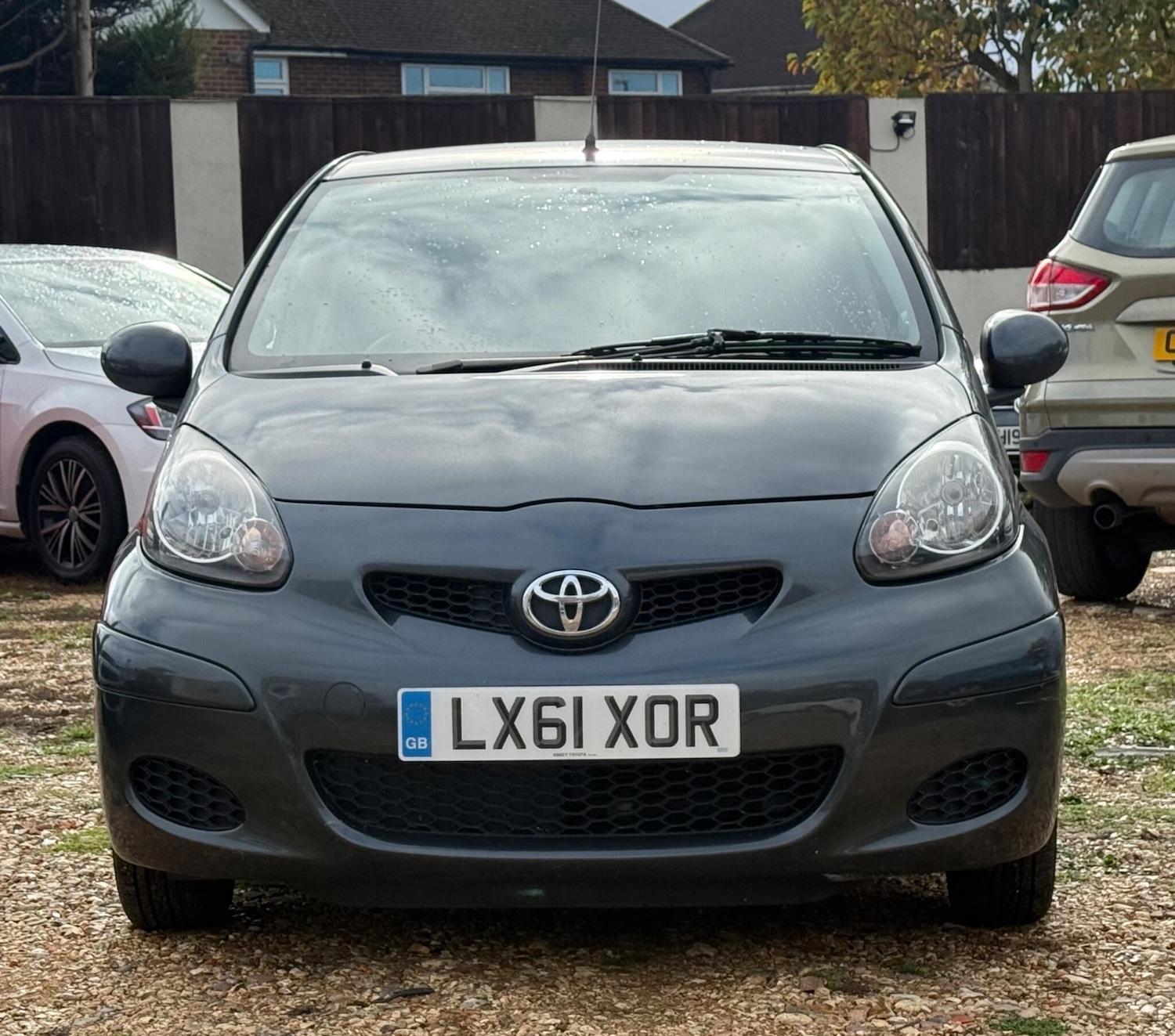 Used Toyota AYGO 2011 for sale - 76377402: Photo 2