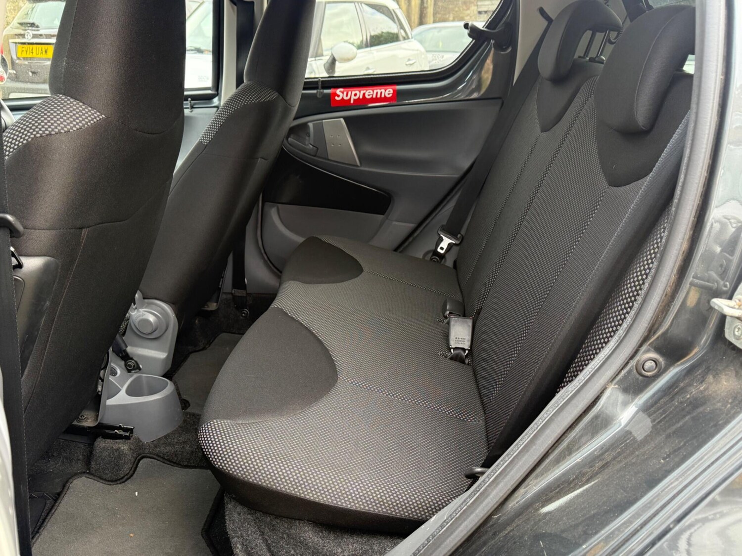 Used Toyota AYGO 2011 for sale - 76377402: Photo 21