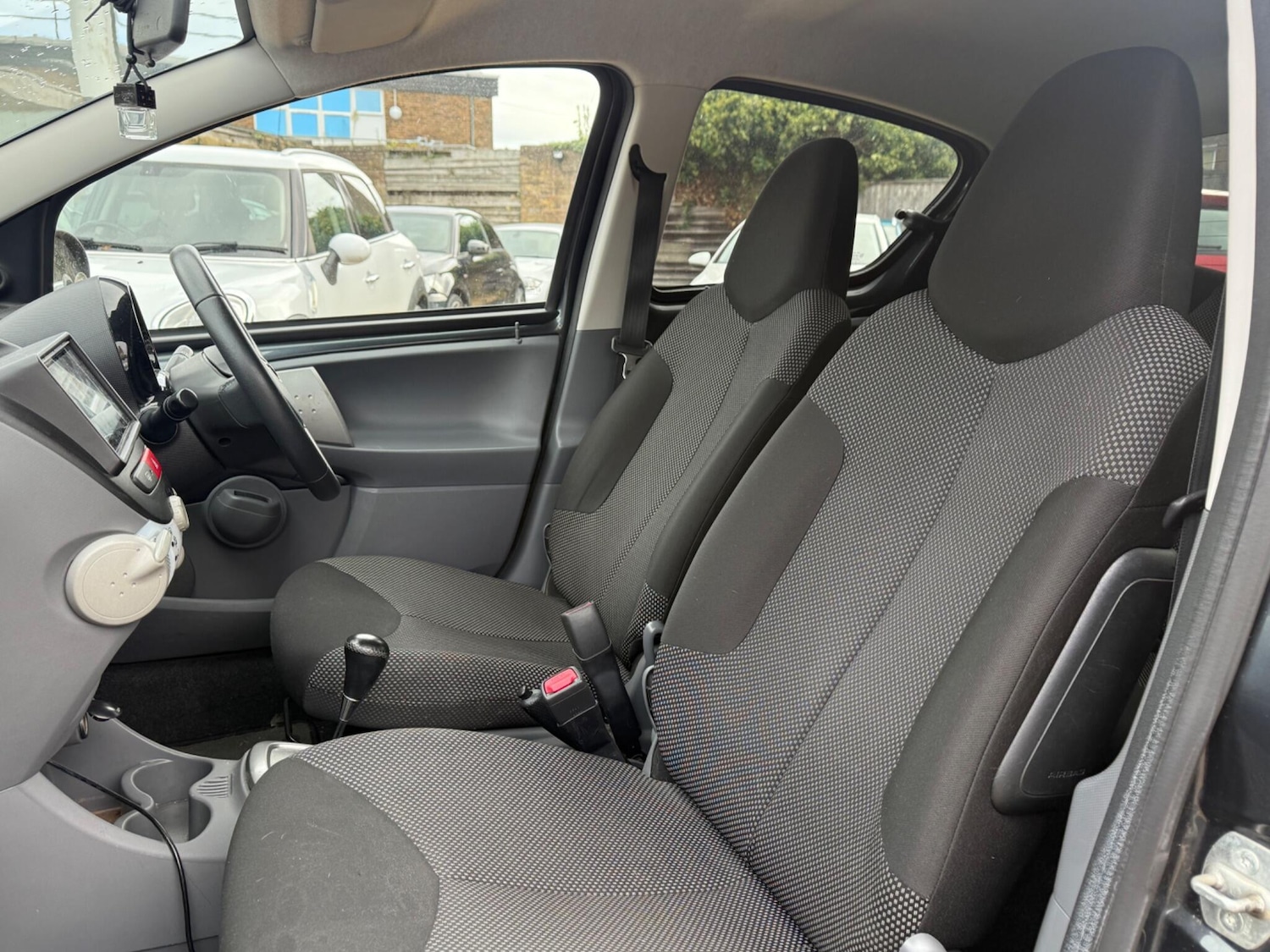 Used Toyota AYGO 2011 for sale - 76377402: Photo 25