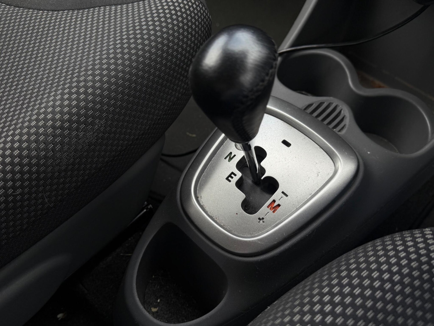 Used Toyota AYGO 2011 for sale - 76377402: Photo 29