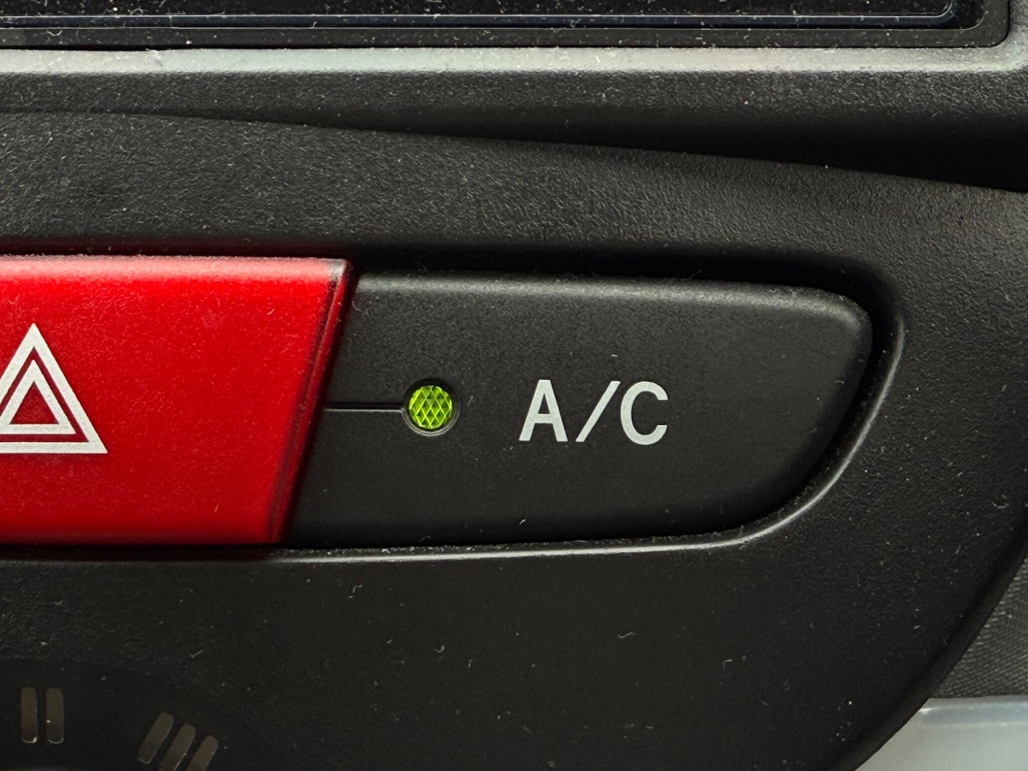 Used Toyota AYGO 2011 for sale - 76377402: Photo 30
