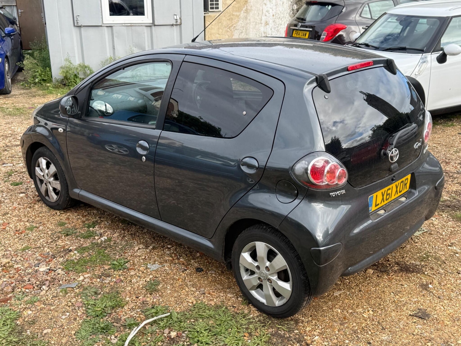 Used Toyota AYGO 2011 for sale - 76377402: Photo 6