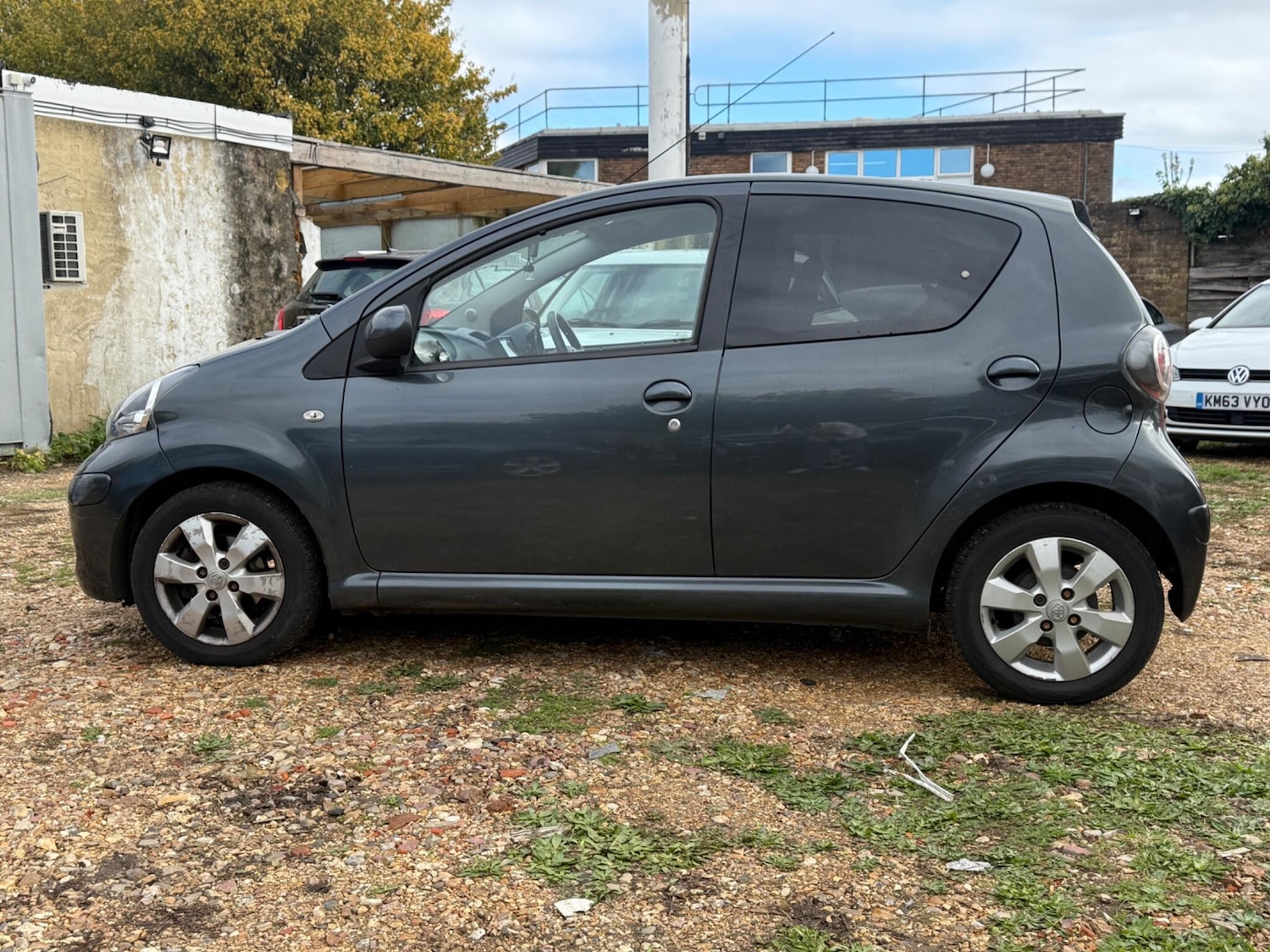 Used Toyota AYGO 2011 for sale - 76377402: Photo 8