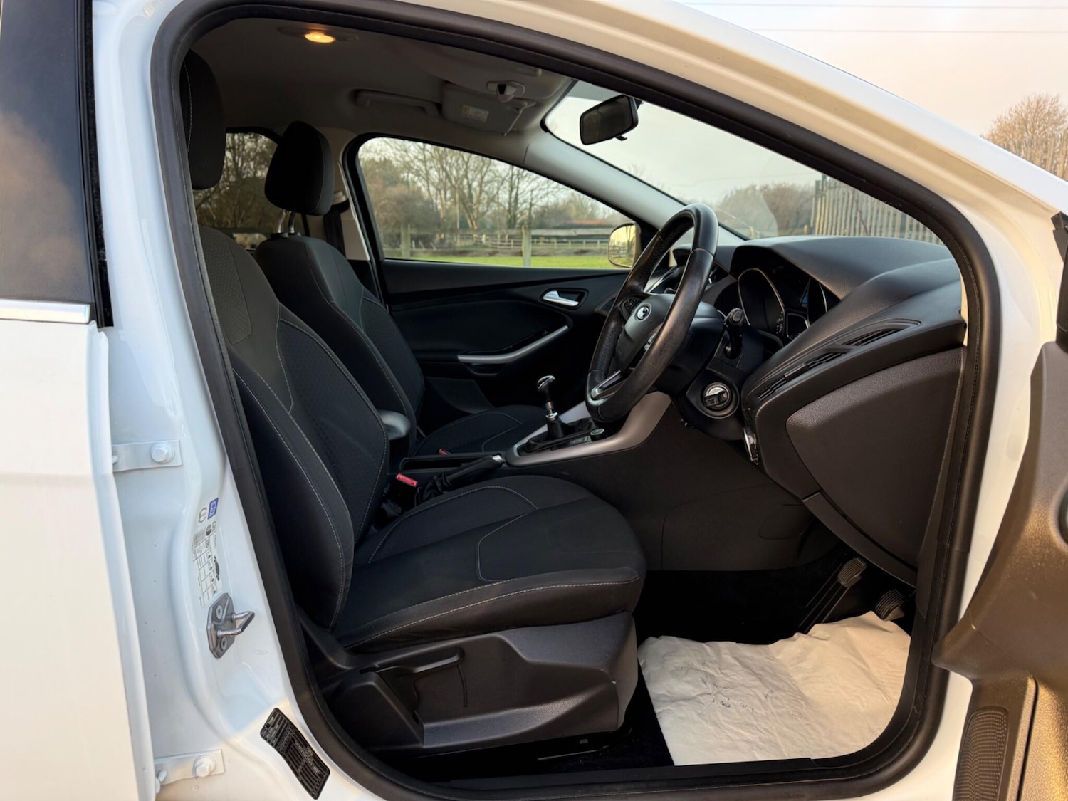 Used Ford Focus 2017 for sale - 76984904: Photo 16