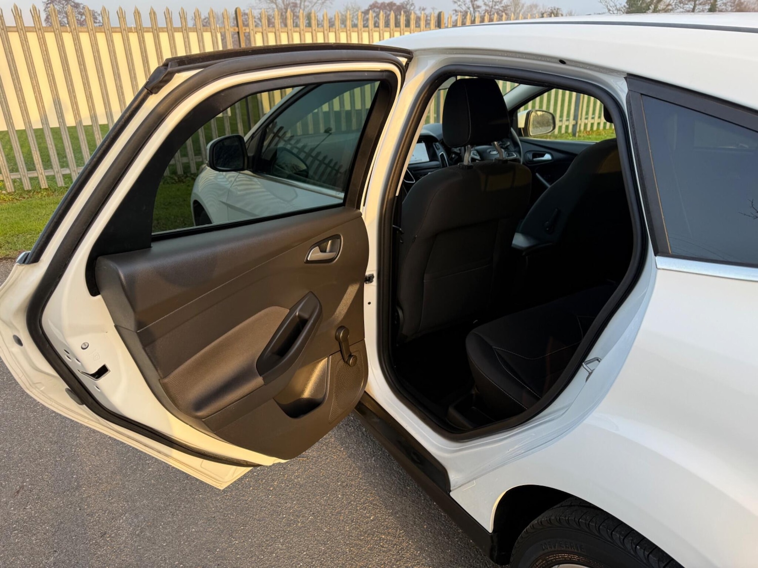 Used Ford Focus 2017 for sale - 76984904: Photo 32