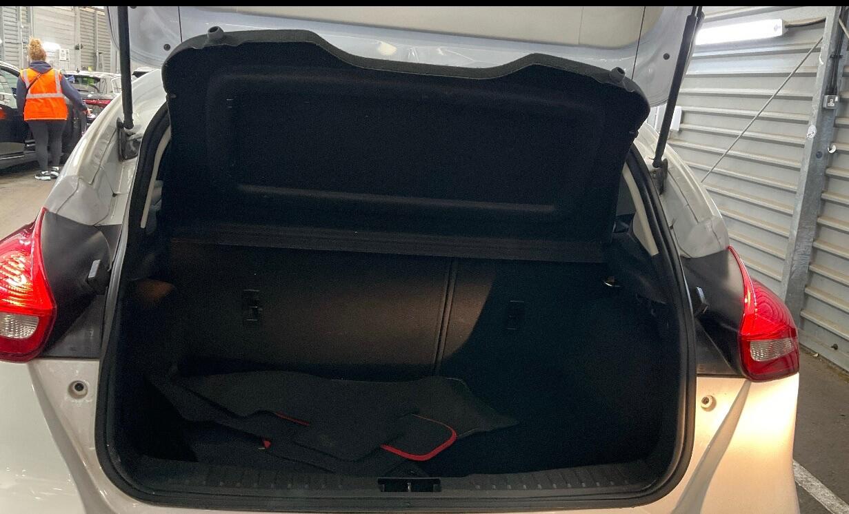 Used Ford Focus 2017 for sale - 76984904: Photo 7