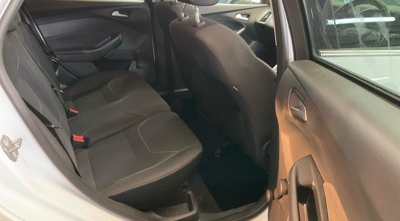 Used Ford Focus 2017 for sale - 76984904: Photo 8