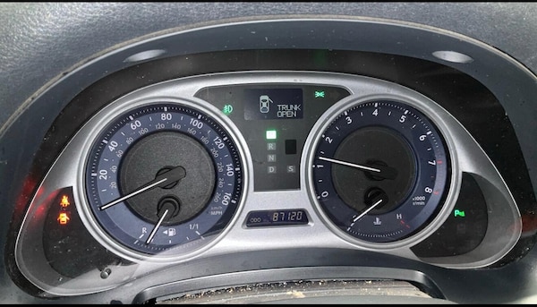 Used Lexus IS 2010 for sale - 76240036: Photo 8