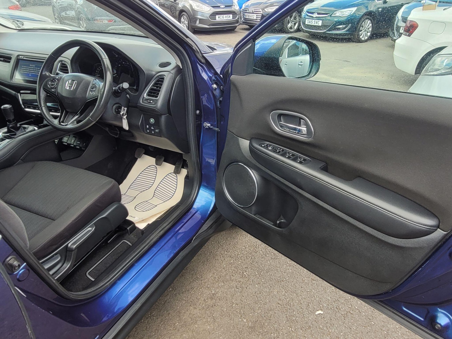 Used Honda HR-V 2015 for sale - 76831822: Photo 10