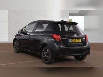 Used Toyota Yaris 2015 for sale - 79426745: Photo