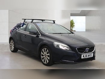 Used Volvo V40 2016 for sale - 79401185: Photo