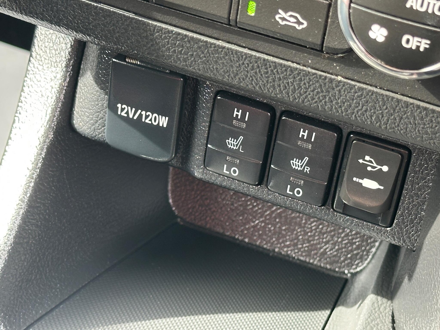 Used Toyota Auris 2015 for sale - 77883574: Photo 27