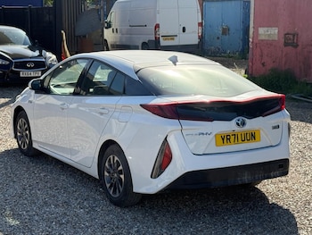 Used Toyota Prius 2021 for sale - 78475672: Photo