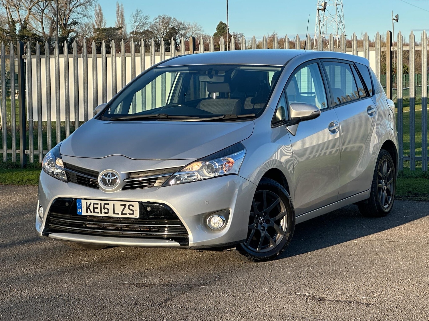 Used Toyota Verso 2015 for sale - 77440917: Photo 3