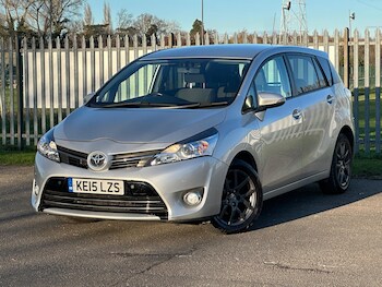 Used Toyota Verso 2015 for sale - 77440917: Photo