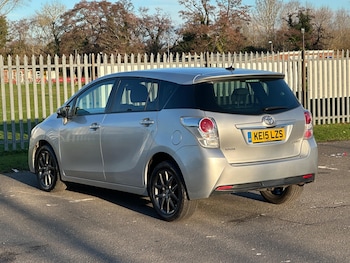 Used Toyota Verso 2015 for sale - 77440917: Photo