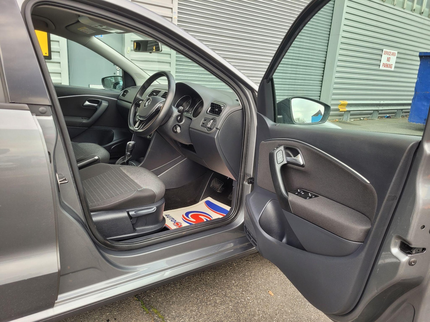 Used Volkswagen Polo 2015 for sale - 76831821: Photo 11